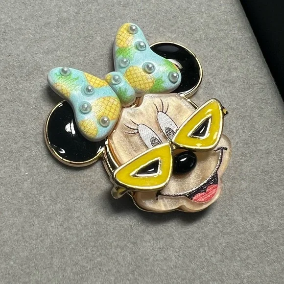 NEW Baublebar x Disney Minnie Mouse with sunglasses and a pineapple bow - Picture 4 of 5